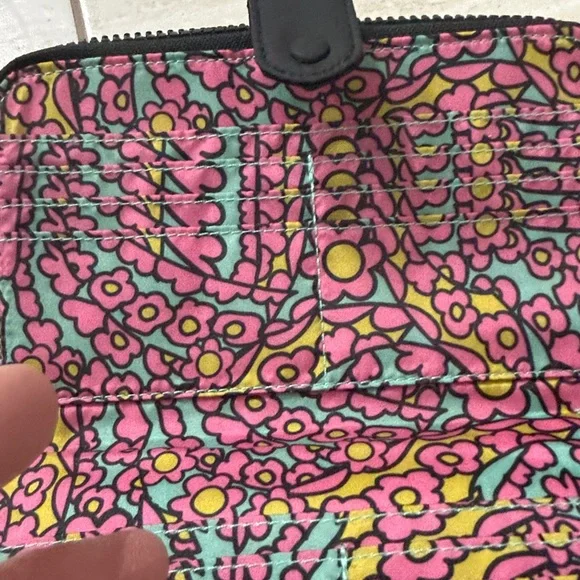 Quilted Black large women’s wallet ..Vera Bradley 
NWT ..authentic - Picture 5 of 6